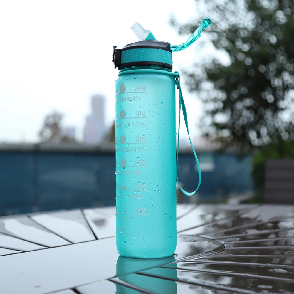 Gourde 1 L, idéale pour les activités en plein air, sport, les voyages, ...